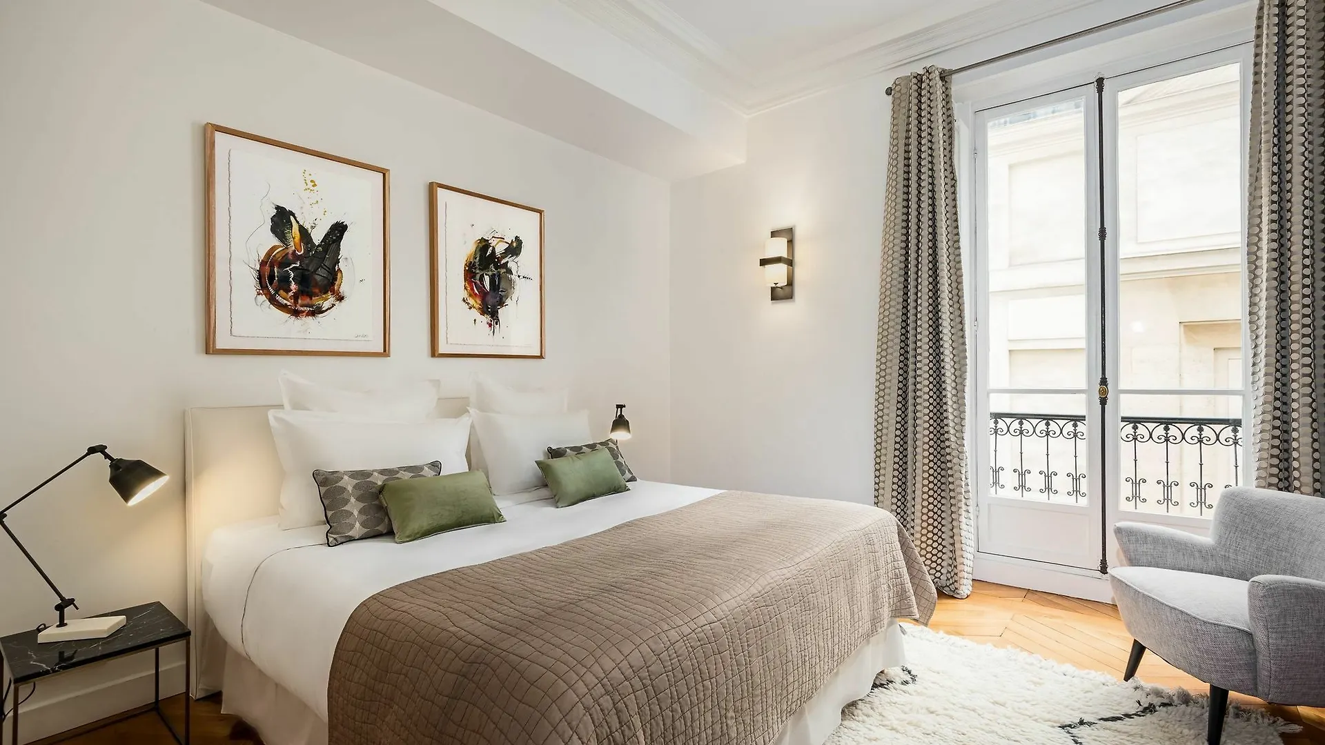 Rue Honore Chevalier - Two Bedroom