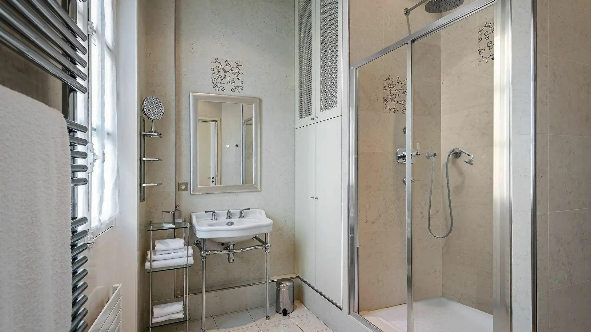 Apartment Rue Honore Chevalier - Two Bedroom *